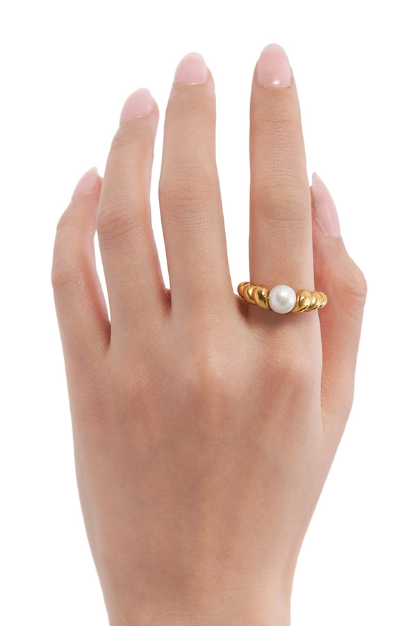 Baroque-Twist Pearl Ring